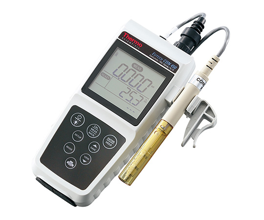 EUTECH ECCONWP45003K Handy Type Conductivity Meter (CON450) Conductivity, TDS And Temperature (0 - 200mS/cm, 0 - 200ppt, 10.0 - 110.0oC)